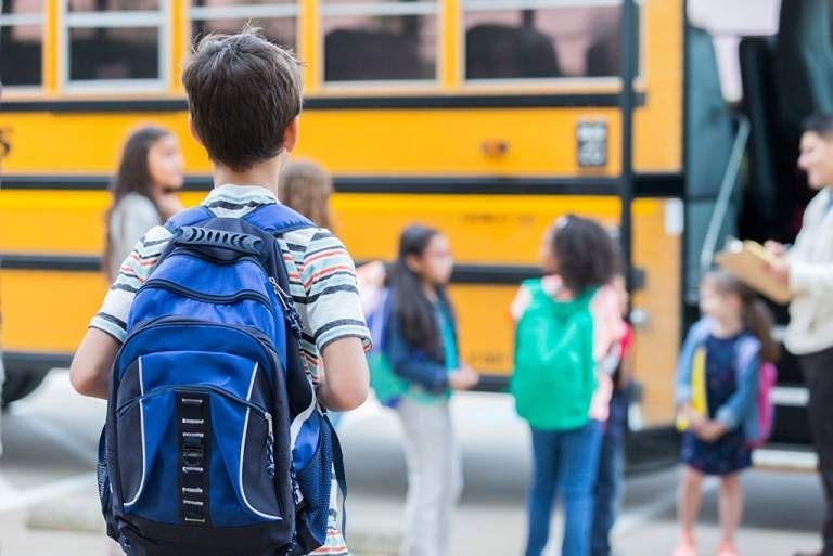 kid schoolbus
